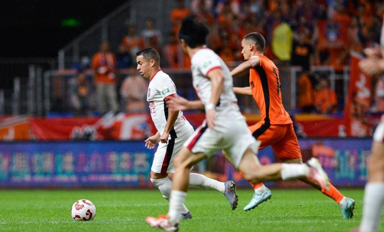 九游娱乐官方网站-包含亚洲杯最后时刻再迎强敌，上海海港造点机会，主帅态度：令人意外，更衣室氛围转暖的词条