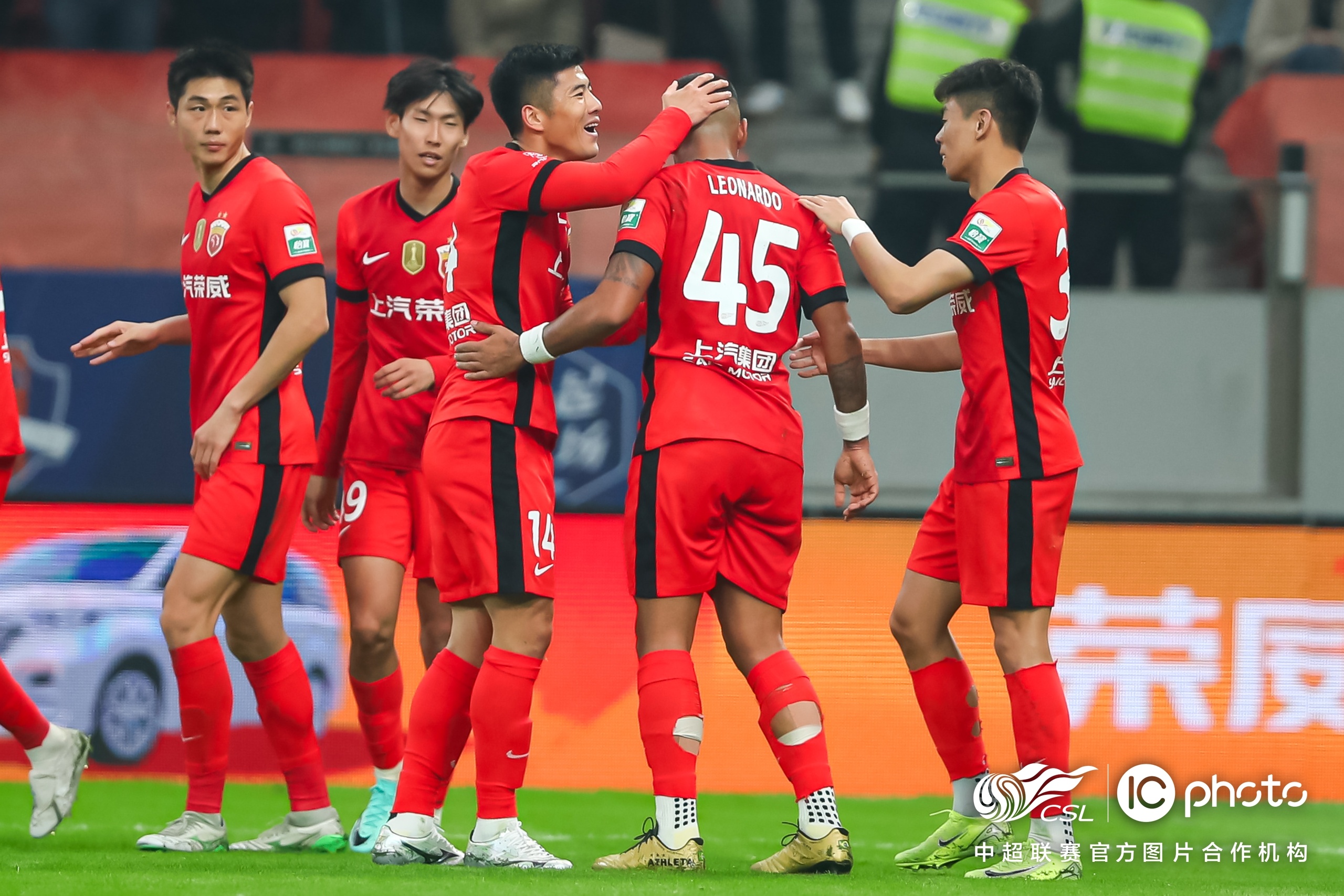 九游娱乐登录入口-赛地聚焦——法甲今晨热度飙升；武汉三镇远射贴柱；信心回归；轮换策略成焦点的简单介绍